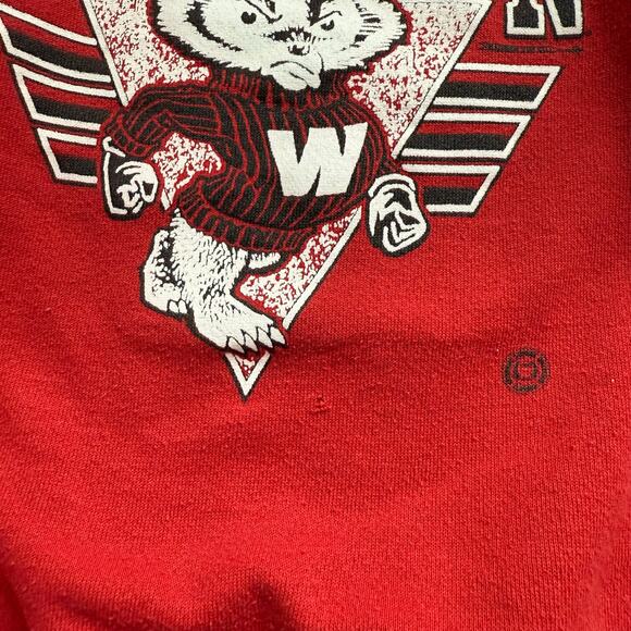 Vintage Kids University of Wisconsin red crewneck sweatshirt size medium 10/12 - Picture 4 of 8